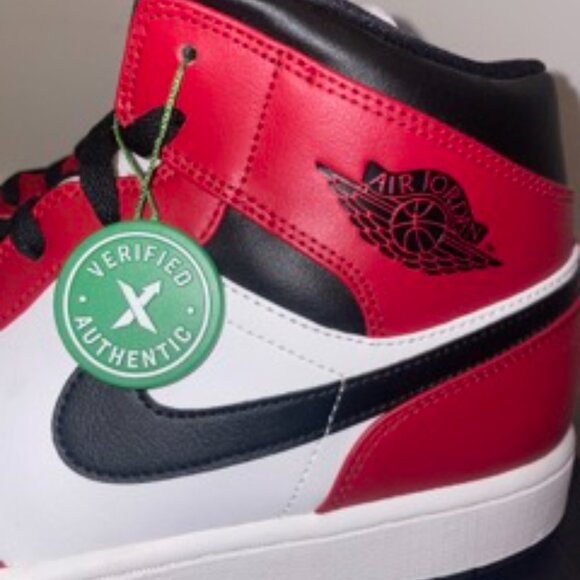 Nike Air Jordan 1 Mid “Chicago Black Toe” | Size 13 | Verified